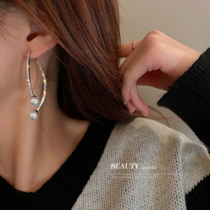 Купить 925 Silver Stud Rhinestone-Encrusted Pearl Arc Earrings Korean Niche Design Fashion Personalized Temperament eardrop Women