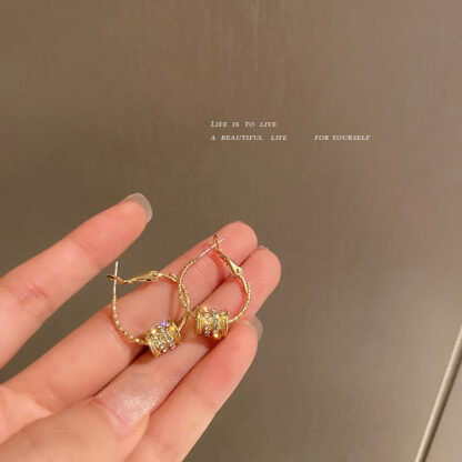 Купить 925 Silver Needle Korean Cute Earrings Diamond-Embedded Small Waist Ear Clip Metal Design Fashion eardrop