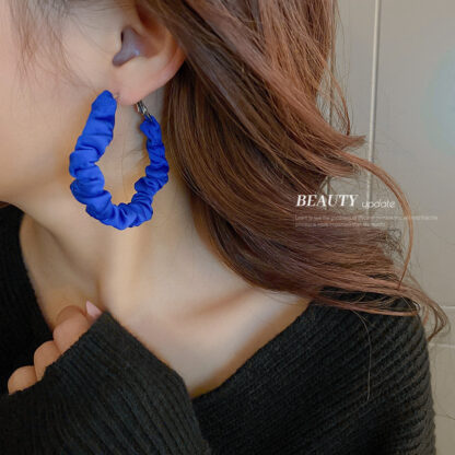 Купить 925 Silver Needle Klein Blue Pleated round Ring Earrings Niche Simple and Stylish Personality Ear Ring Korean Elegant eardrop