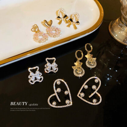 Купить Silver Needle Zircon Pearl Bear Love Heart Flowers Earrings Korean Ins Sweet Design Sense Earrings Graceful eardrop Women
