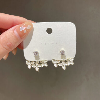 Купить Silver Needle Micro Inlaid Zircon Diamond Flower Earrings Spring Fresh And Cute Earrings Korean Design Sense Sweet Temperament eardrop