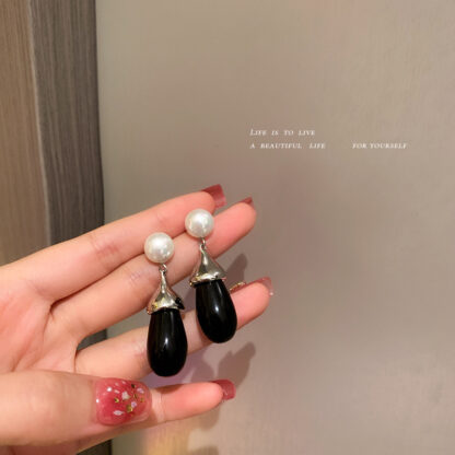 Купить 925 Silver Needle European and American Pearls Resin Water Drop Earrings Womens Retro High Sense Simple Temperament Eardrops Elegant Ear Stu