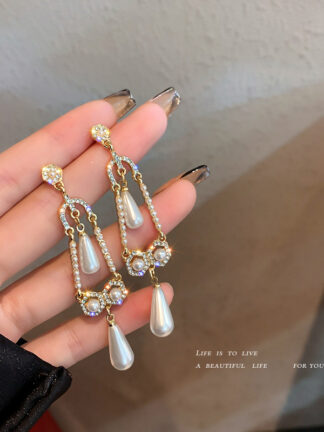 Купить 925 Silver Stud Rhinestone-Encrusted Pearl Geometric Vintage Earrings Korean Niche Palace Style Personalized Eardrops Graceful Earrings Wome