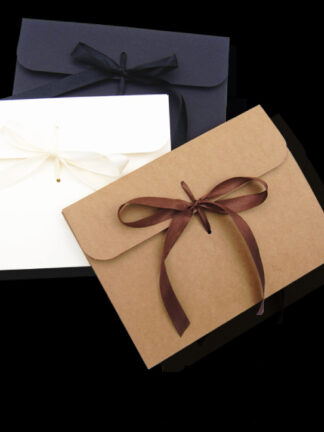 Купить 24*18*0.7cm arge Kraft Photo Envelope Postcard Box Packaging Case White Paper Gift Envelope For Silk Scarf with Ribbon Box DH Fr