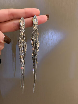 Купить 925 Silver Needle Diamond-Studded Tassel Earrings Womens Retro Long Court Style Elegant Earrings High-Grade Exaggerated Rhinestone eardrop