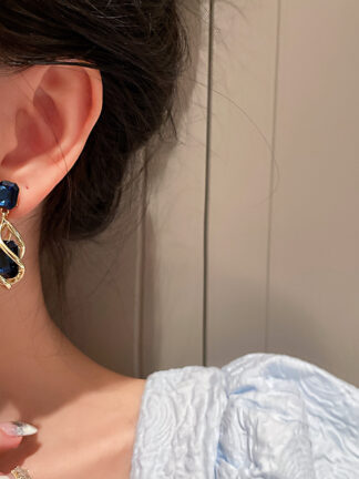 Купить 925 Silver Needle Crystal Earrings Korean Retro Sapphire Earrings Baroque Style Diamond eardrop for Women 2021 New