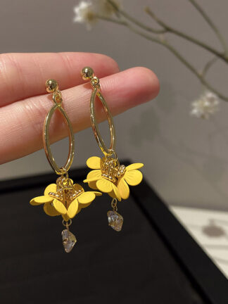 Купить 925 Silver Needle Korean Fresh Flower Earrings Instafamous Design Sense Long Earrings 2022 New Personalized eardrop Women