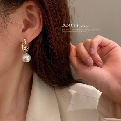 Купить 925 Silver Dual-Wear Geometric C- Shaped Pearl Earrings French Minority Design Sense Earrings High-Grade Light Luxury eardrop for Women