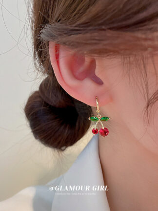 Купить Diamond Sweet Cherry Earrings Graceful and Cute Girl Ear Clip Fashion Trending Delicate eardrop Wholesale