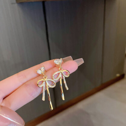 Купить Gold Plated Silver Needle Heart-Shaped Zircon Bow Earrings Korean Trendy Elegant Earrings Light Luxury Classic Style eardrop