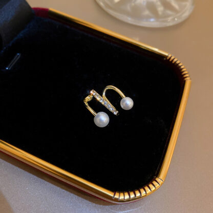 Купить Real Gold Electroplated Earrings Pearl Zircon Non-Piercing Ear Clip Single Korean Fashion Design Graceful eardrop