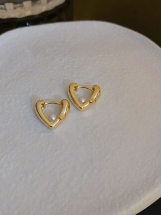 Купить Real Gold Plating Heart Pearl Earrings Korean Ins Metal Cold Style Ear Clip Graceful Personality Simple Earrings Female