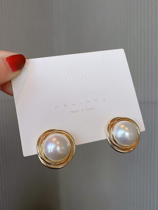 Купить Real Gold Plating 925 Silver Needle Pearl Twisted Surface Girly Earrings Fashion Ear Studs Retro Compact Earrings for Women