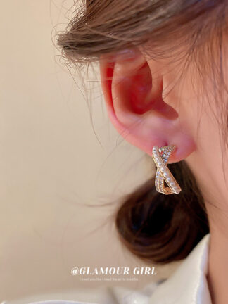 Купить Real Gold Electroplated Silver Needle Zircon Pearl Geometry C- Shaped Earrings Korean Fashion Ear Studs Design Earrings Female