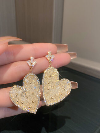 Купить Real Gold Electroplated Silver Needle Zircon with Diamond Crystal Love Heart Earrings Korean Design Light Luxury Earrings Sweet Cool Style E
