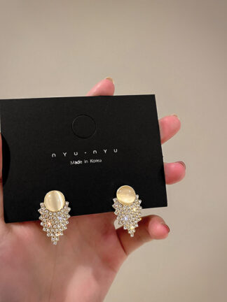 Купить 925 Silver Needle Korean Dongdaemun Fashion New Diamond Opal Stone Ear Studs Earrings Internet Celebrity Temperament Design Earrings