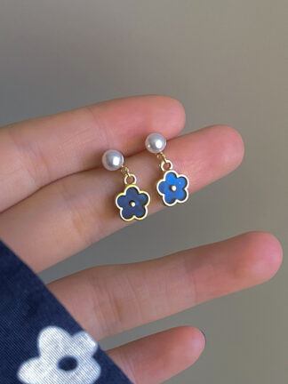 Купить 925 Silver Needle Pearl Drop Oil Blue Flower Earrings Fresh and Literary Style Stud Earrings Simple Student Girlfriends eardrop for Women