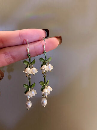 Купить Korean Pearl Lily Earrings Fresh Fairy Unique Ear Hooks Flower Mori Style Artistic Lady Ear Rings