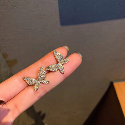 Купить 925 Silver Needle Korean Stylish and Simple Personality Earrings Full Diamond Butterfly Studs Online Influencer Refined Design Earrings Wome