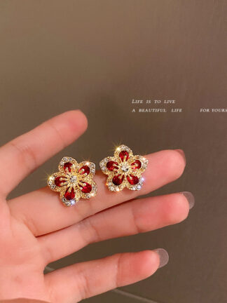 Купить 925 Silver Stud Rhinestone-Encrusted Red Flower Bead Stud Earrings French Retro Compact Light Luxury Petal Fashion eardrop