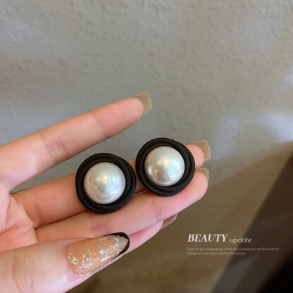 Купить 925 Silver Needle Geometric Acrylic Button Pearl Earrings Korean Ins Minority Simple Stud Earrings Retro Graceful eardrop