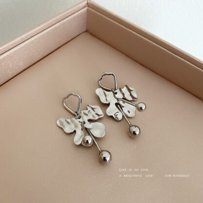 Купить 925 Silver Needle Surface Irregular Bow Earrings Metal Cold Style Sweet Cool Wind Earrings Niche Design eardrop