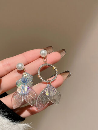 Купить Silver Needle Korean Design Fashionable Asymmetric Fishtail Earrings Simple and Personalized Earrings Fresh Gentle Ladys eardropWomen