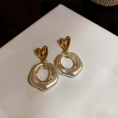 Купить 925 Silver Needle Korean Pearl Diamond Love Heart Earrings Geometric Circle Hollow Earrings Elegant Graceful Personalized eardrop