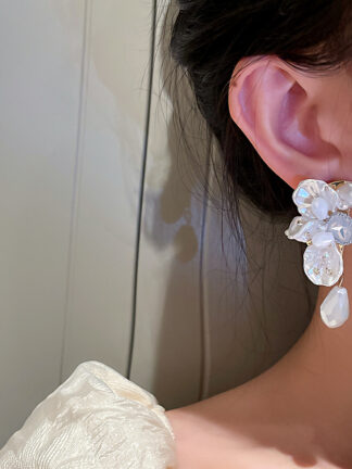 Купить 925 Silver Studs Needle Baroque Crystal Pearl Rhinestone Earrings Ins French Retro Minority Design Ear Studs Eardrop Earring