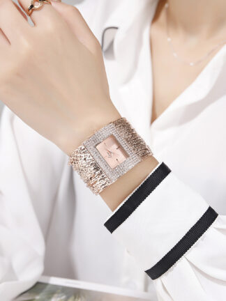 Купить Waterproof . Middle East high quality diamond chain watch. Women's quartz watch A23