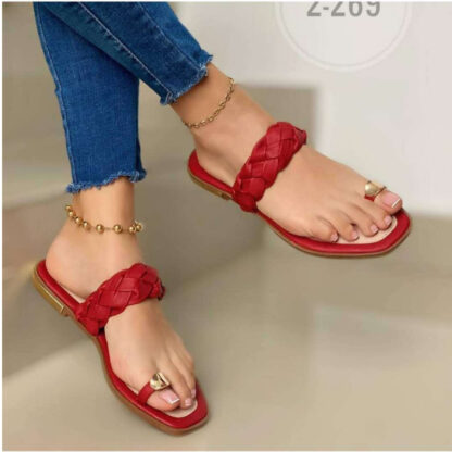 Купить 2021 fashion summer new style braided toe metal decoration outdoor female slippers Solid color flat bottom Plus Size Slippers