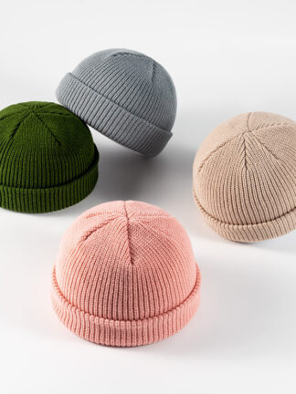 Купить European Hip Hop Fashion Autumn and Winter Warm Skullcap Womens Solid Color Acrylic Knitted Hat Custom Logo Beanie