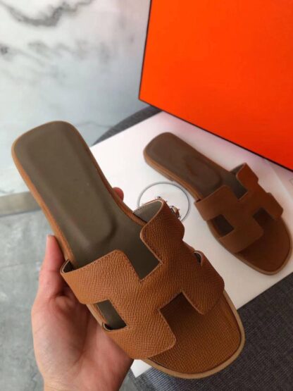 Купить 2022 Designers Slides Flip Flops Flat Slippers Fashion Women's Summer Leather Beach Shoes Ladies Open Toe Size 35-42 with Box