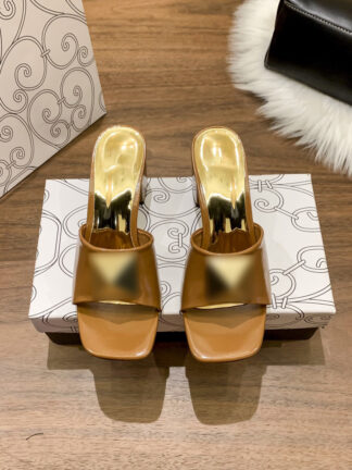 Купить 2022 high heels slipper V's fashion metallic button genuine leather designer exquisite slide sandals wear resistant sole women sandal lux-ury slippers 6cm heels