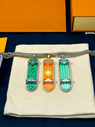 Купить Skateboard Pendant Necklace fashionable Designer Necklaces for Man Woman Metal Good Quality