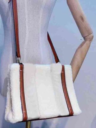Купить Evening Bags lamb wool Shopping Tote fashion trend women's handbag one shoulder purses ladies luxury handbags purse evening L8S9