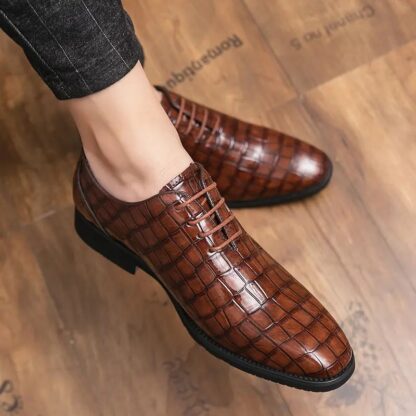 Купить Oxford Shoes Men Shoes Pu Embossed Pattern Solid Low Heel Lace Up Professional Classic Comfortable Non Slip Dress Shoes HG387