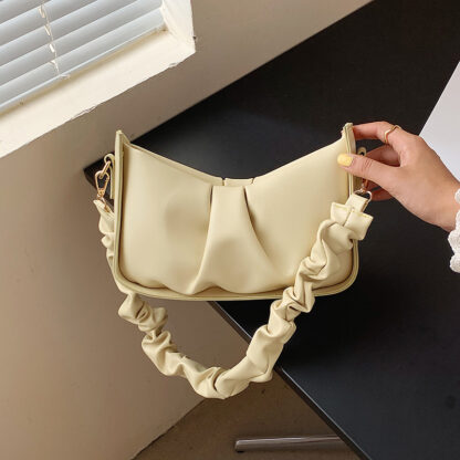 Купить 2021 new underarm women's bag cloud wrinkled chain fashionable dumpling shaped Messenger Handbag