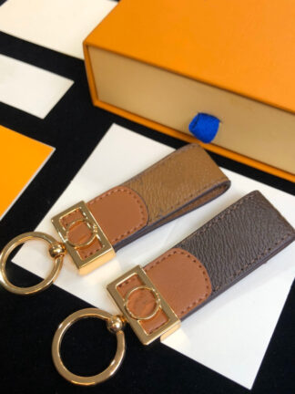 Купить Brand Designer Luxury Keychain Mens Leather car key ring Keychains Buckle womens fashion bags hanging buckle 50%off