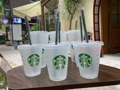 Купить starbucks Mug 16oz 24OZ Tumblers Mugs Plastic Drinking Juice With Lip And Straw Magic Coffee Mug Costom Transparent cup 50PCS