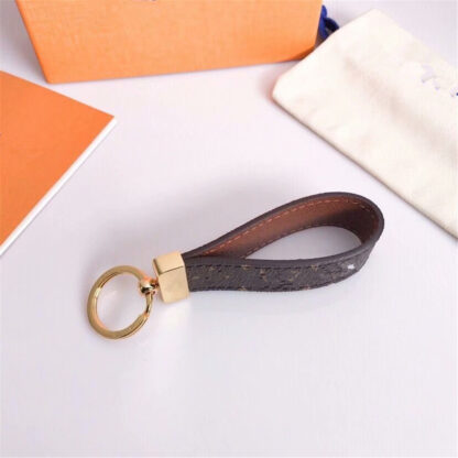 Купить New product 1Classic Brown PU Leather Chain & Key Rings Holder Keychains for Men Women with Gift Box
