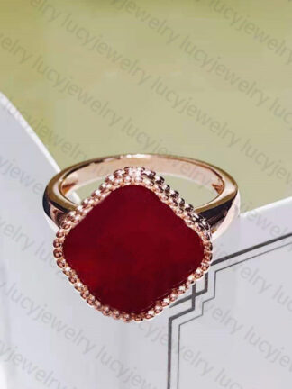 Купить Couple charm lucky grass With Side Stones Red chalcedony white Fritillaria diamond five flower classic engagement marriage