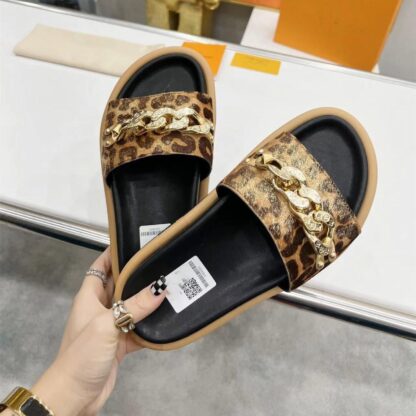 Купить 2022 Fashion Leopard Slippers Men's Chain Decoration Women's Summer Sandals Ladies Flip-Flops Slippers Beach Casual Lace Box Size 35-45