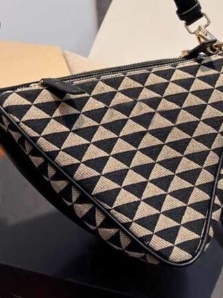 Купить Waist Bags Canvas Triangle Bag Both Sides Fashionable And Versatile Ins Messenger One Shoulder Women's Handbags R29Q