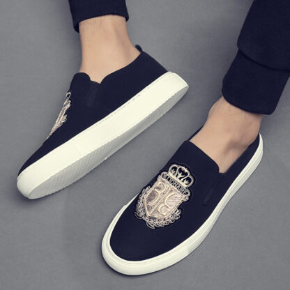 Купить New Trend Men Shoes In Summer Loafers British Embroidery Cover Feet Comfortable Flat Bottomed Driving Light and Versatile Anti Slip HM309