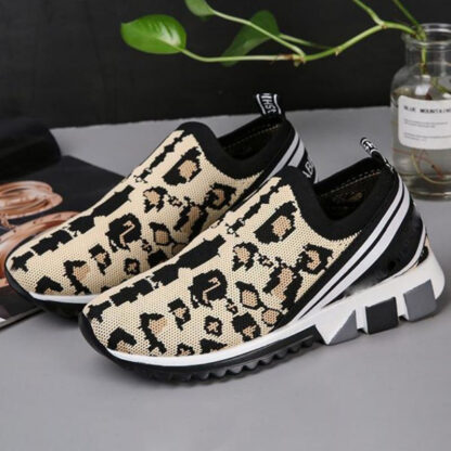 Купить Sports Shoes Women Color Matching Fashion Sneakers Outdoor Street Couple Stitching Microfiber Trend Printing Slip on Flat DP327