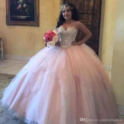 Купить 2020 Vintage Puffy Skirts Ball Gown Quinceanera Dresses Spaghetti Straps Backless Crystal Beaded Long Bridal Evening Gowns BC0395