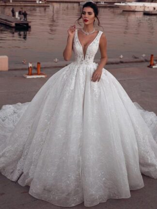 Купить 2019 Glamorous Cathedral Train Sleeveless V-Neck Wedding Dresses Ball Gown Lace Bridal Gowns Lace Bride Wedding Gowns