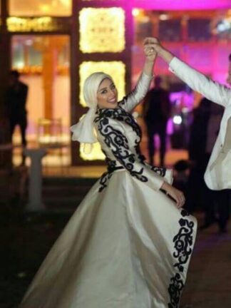 Купить 2022 Fashion Ivory Black Embroidery Evening Dresses with Pants Saudi Arabic Style Ruffle Skirts Vestidos De Novia Prom Formal Gowns