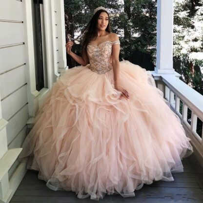 Купить 2020 Sexy Ruffles Tiered Light Pink Quinceanera Dresses Off the Shoulder Appliques Bead Sweet 16 Dress Corset Back Tulle Prom Gowns